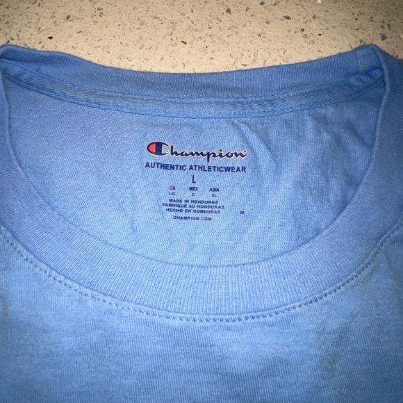 Champion Tshirt - Picture 2 of 2